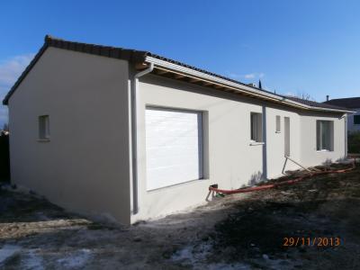 Menuiseries blanches, enduit finition Gratté fin