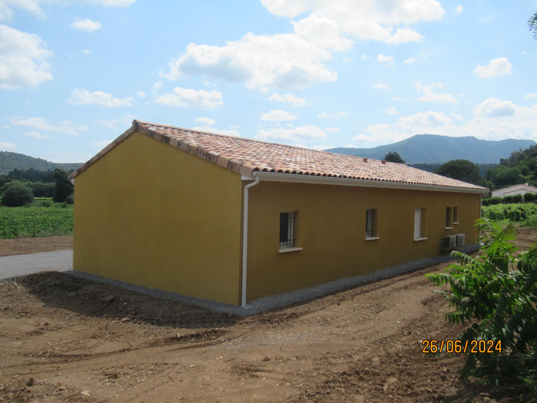 Menuiseries blanches, enduit finition Ecrasé