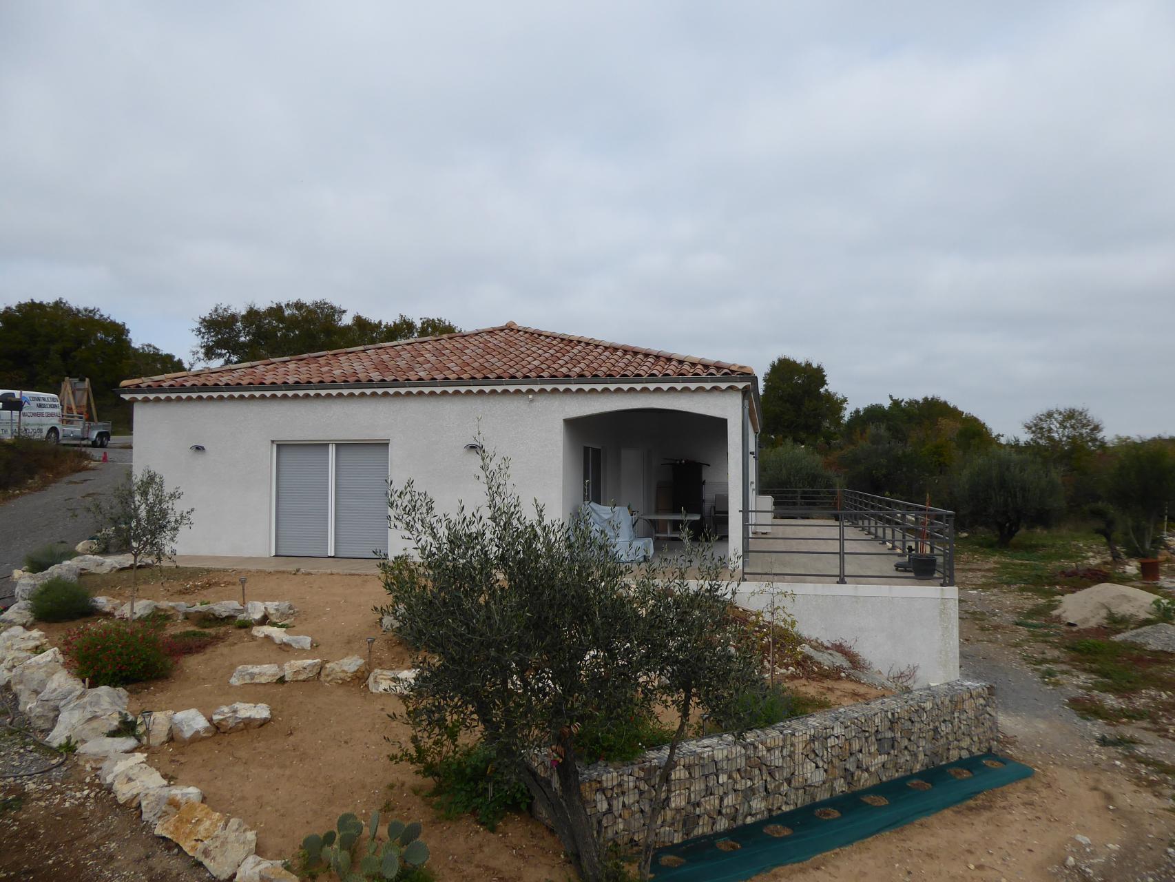 Menuiseries blanches, enduit finition Ecrasé