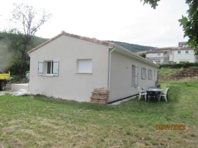 Menuiseries blanches, enduit finition Gratté fin