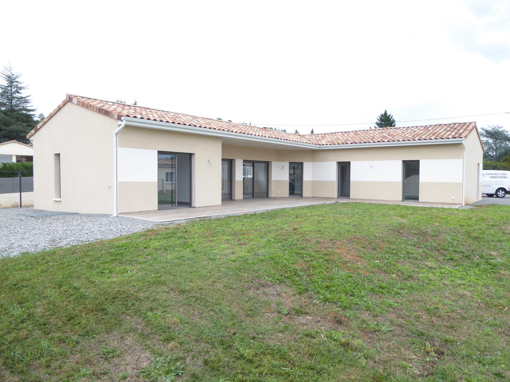 Bâtiment en L de plain pied