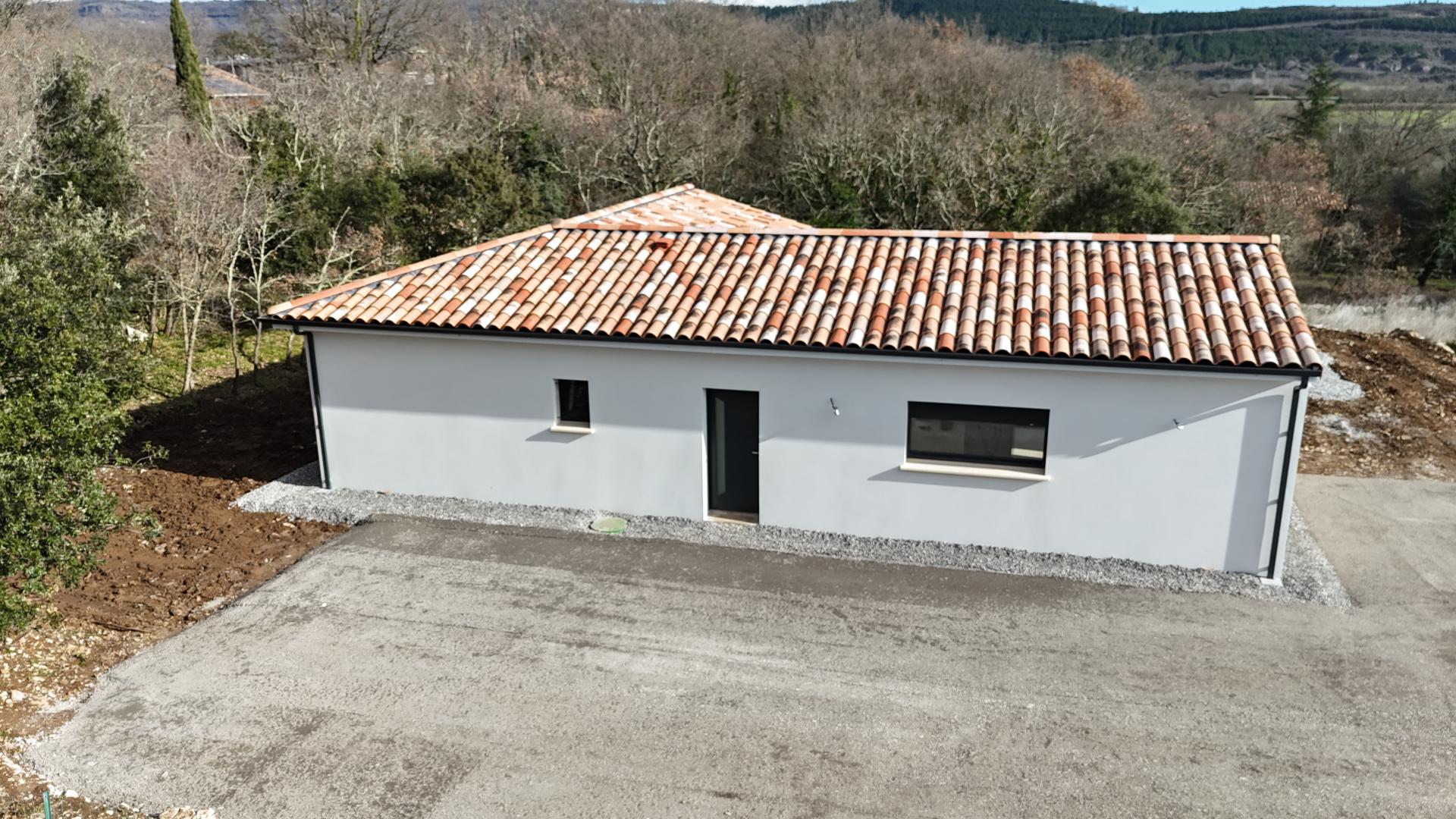 Bâtiment en L de plain pied