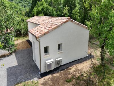 Menuiseries blanches, enduit finition Gratté fin