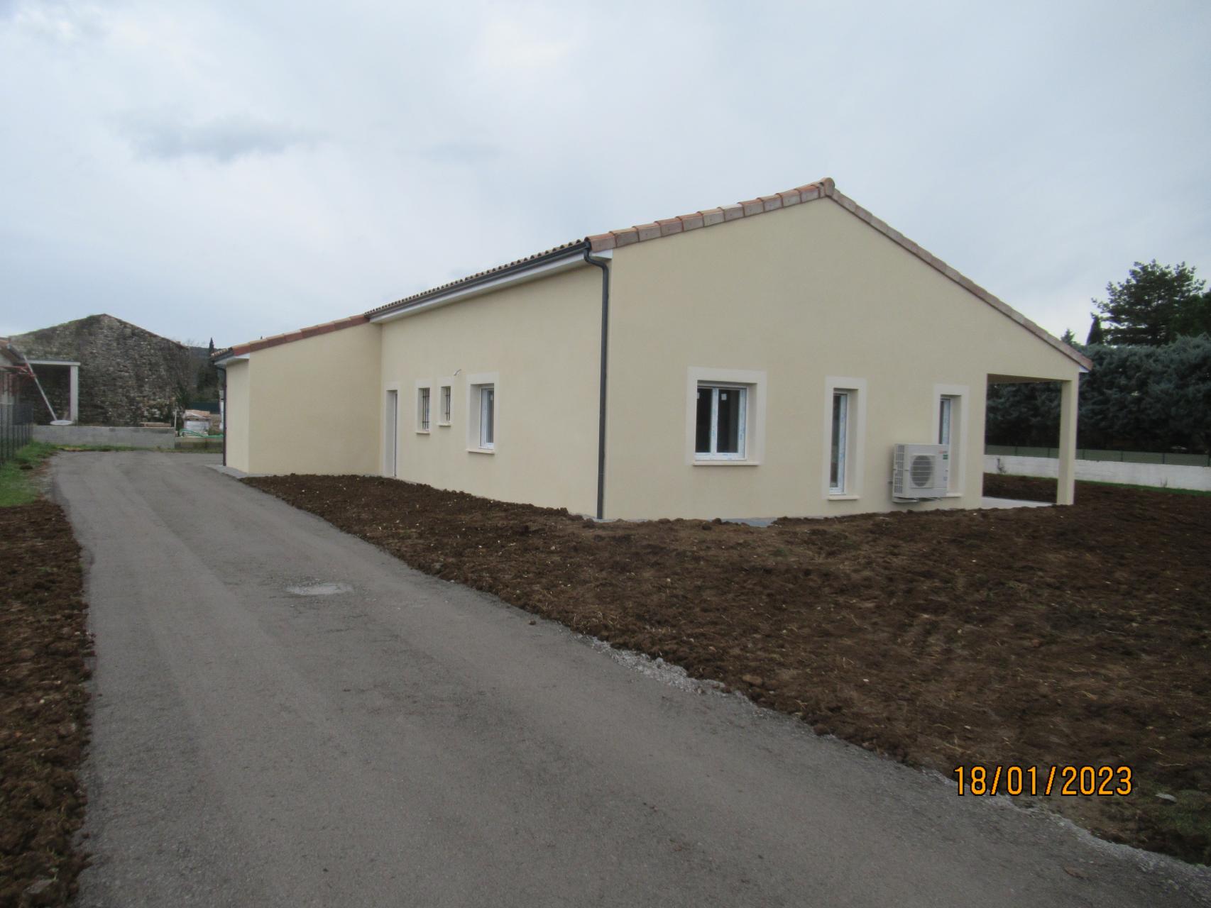 Bâtiment en L de plain pied